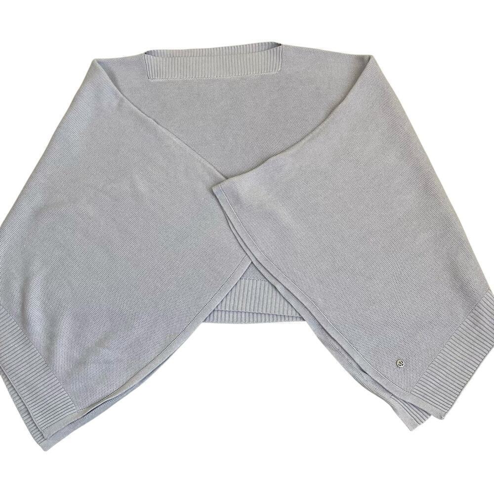 Lululemon Forward Flow Cape Poncho Scraf Silver Fox/A. White Sweater Fabric - Picture 10 of 16
